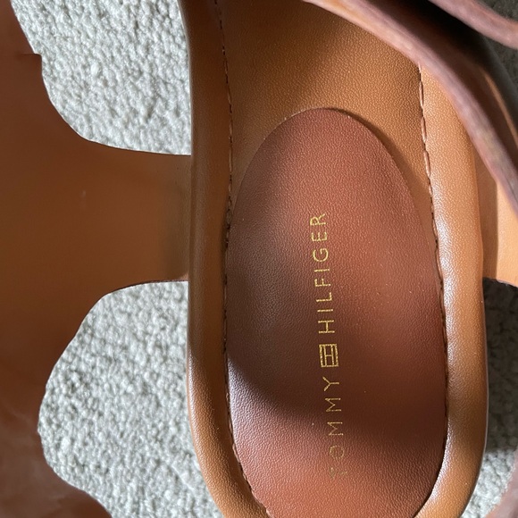 Tommy Hilfiger brown sandals size 10M - Picture 3 of 6